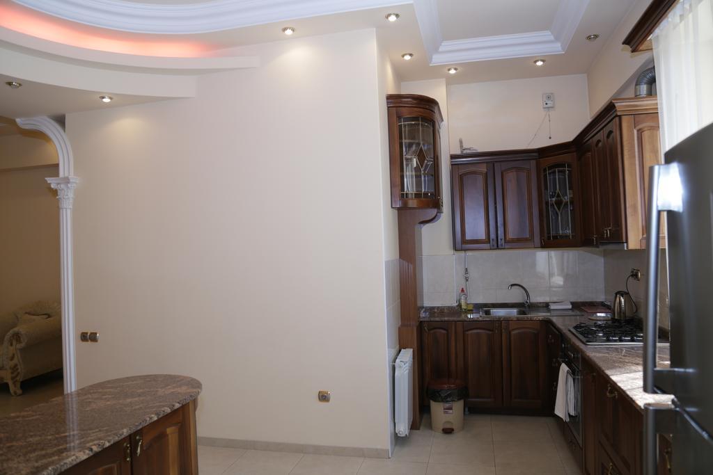 Vip Apartment Next To Republic Square Yerevan Luaran gambar