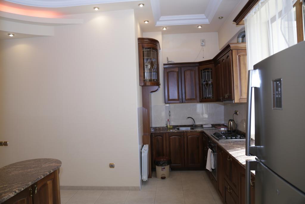 Vip Apartment Next To Republic Square Yerevan Luaran gambar